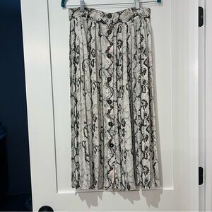 Laundry By Shelli Segal Black, White & Pink Snake Print Pleated Midi Skirt